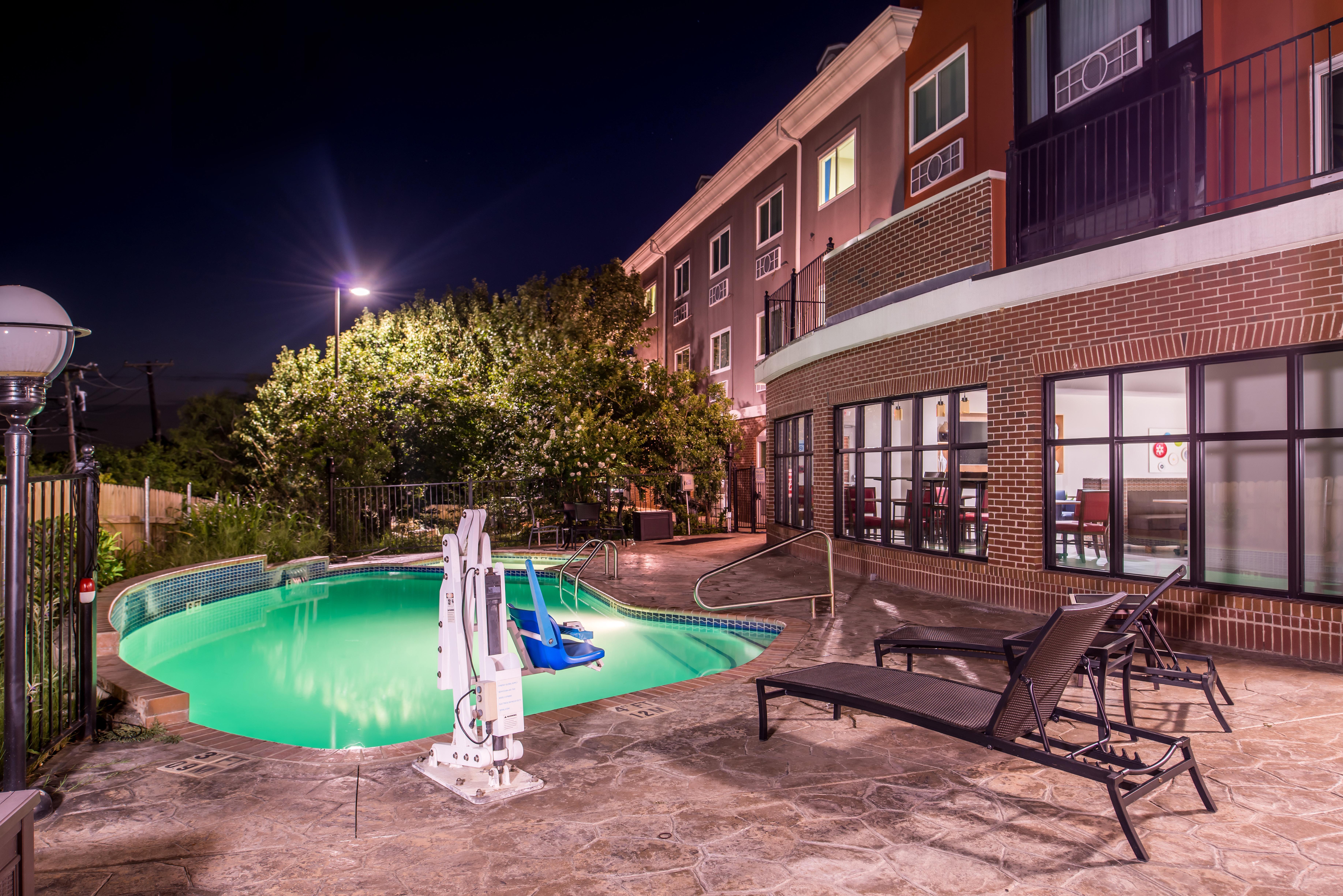 Holiday Inn Express Hotel & Suites Elgin By Ihg Exteriör bild