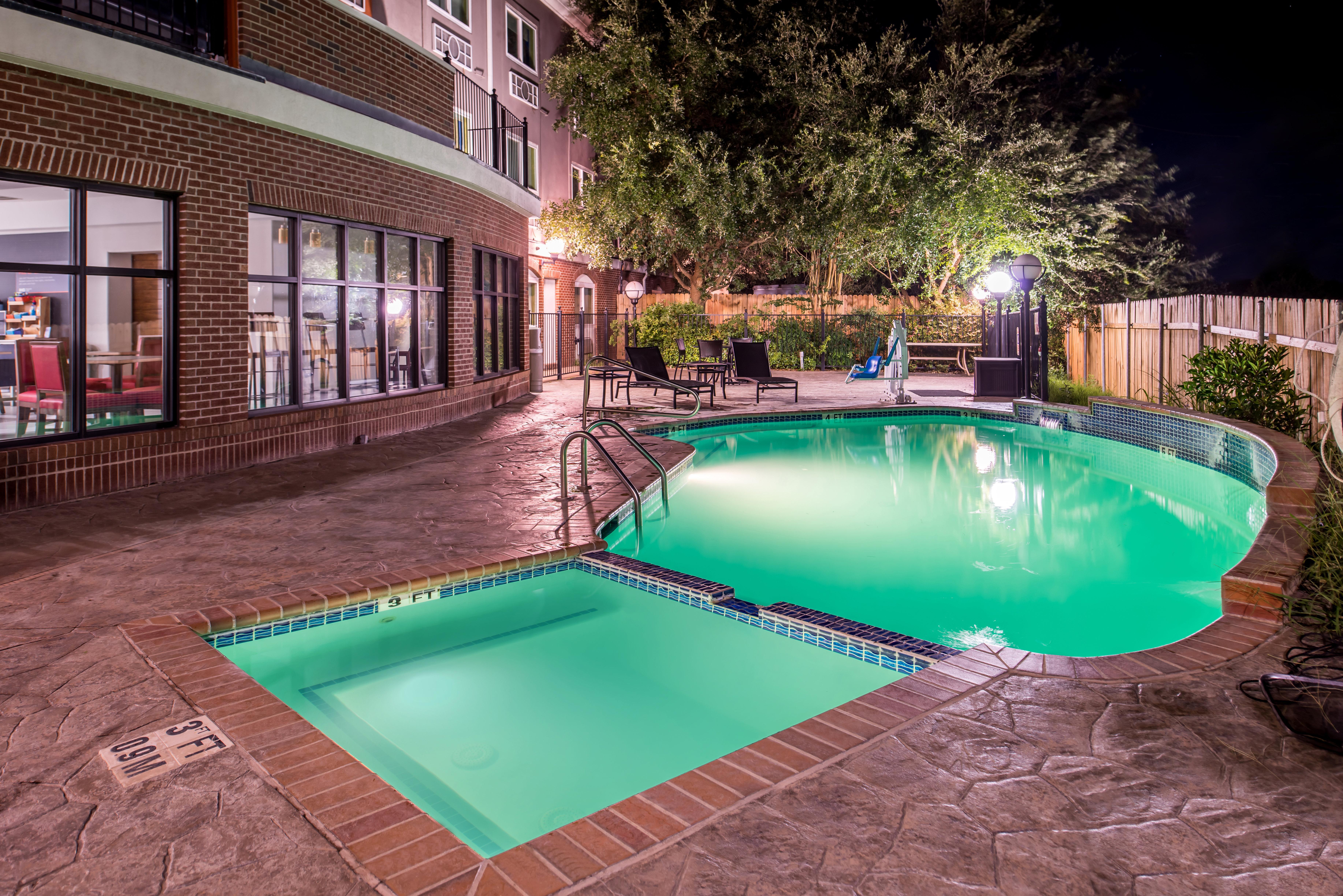 Holiday Inn Express Hotel & Suites Elgin By Ihg Exteriör bild