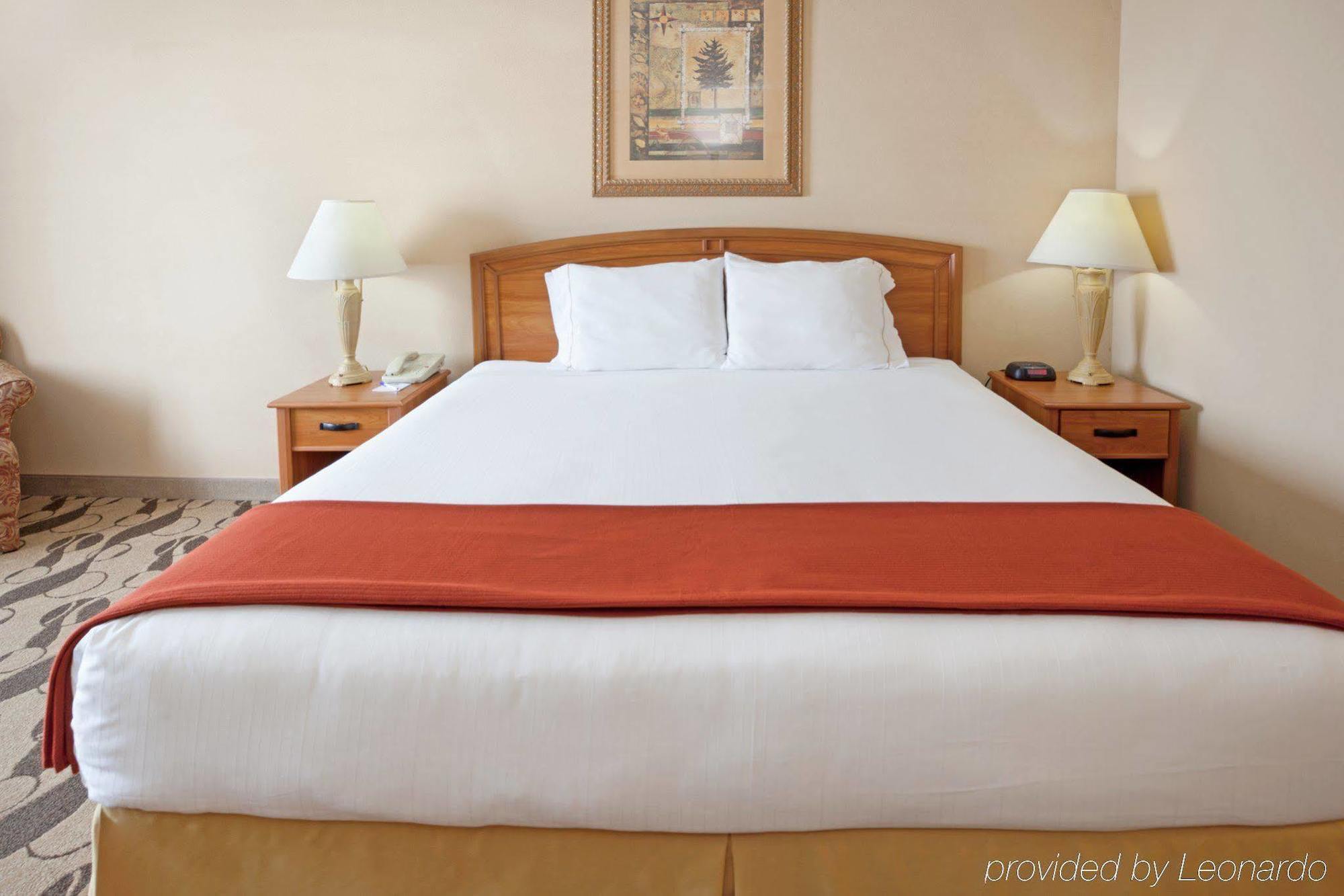 Holiday Inn Express Hotel & Suites Elgin By Ihg Rum bild