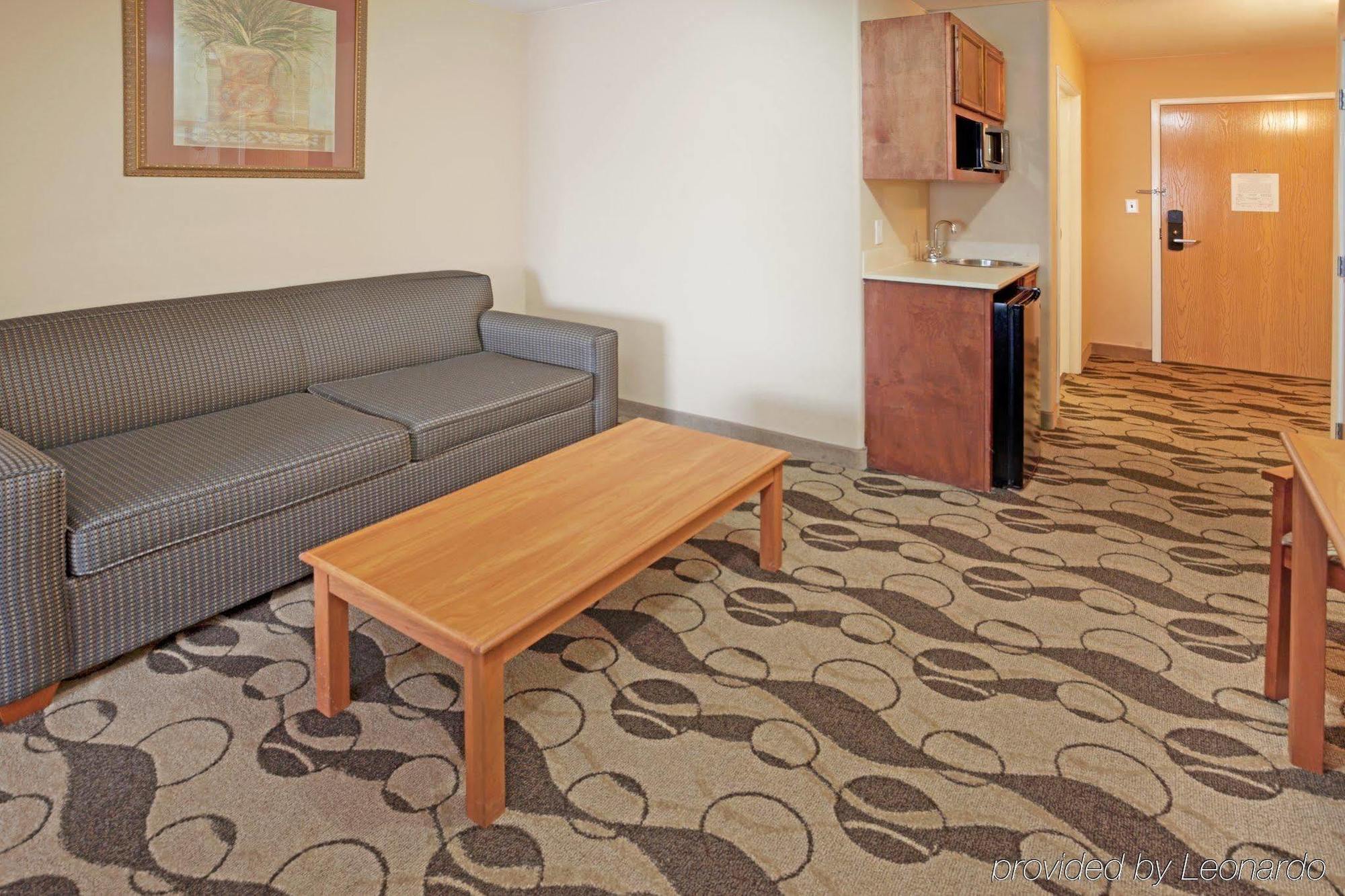 Holiday Inn Express Hotel & Suites Elgin By Ihg Rum bild